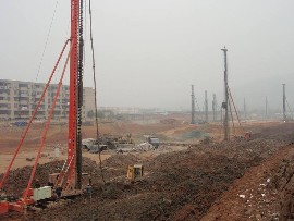 長(zhǎng)螺旋CFG樁機(jī)